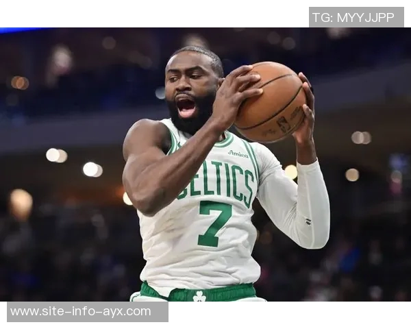 杰伦布朗狂砍41分6板7助5断1帽却难救球队首节火力全开表现引人注目